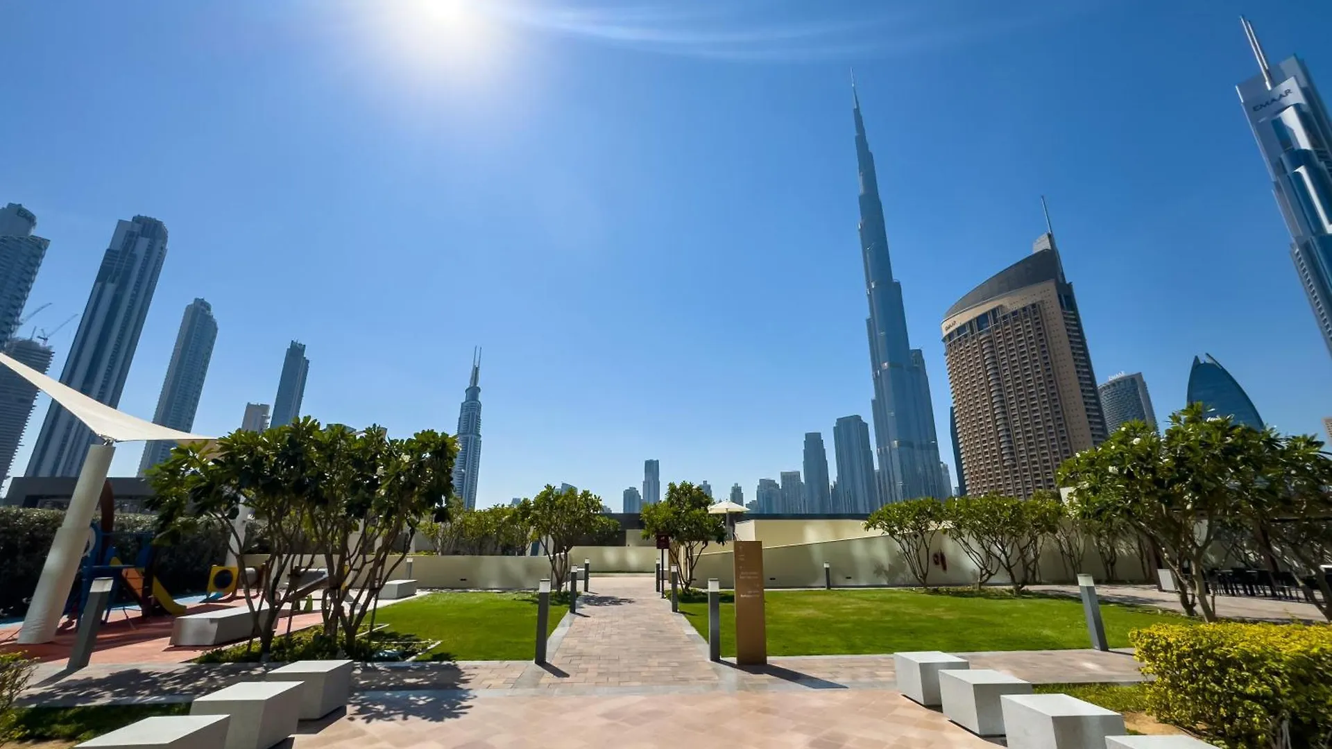 New! High Floor Burj Khalifa Views Located Over Dubai Mall